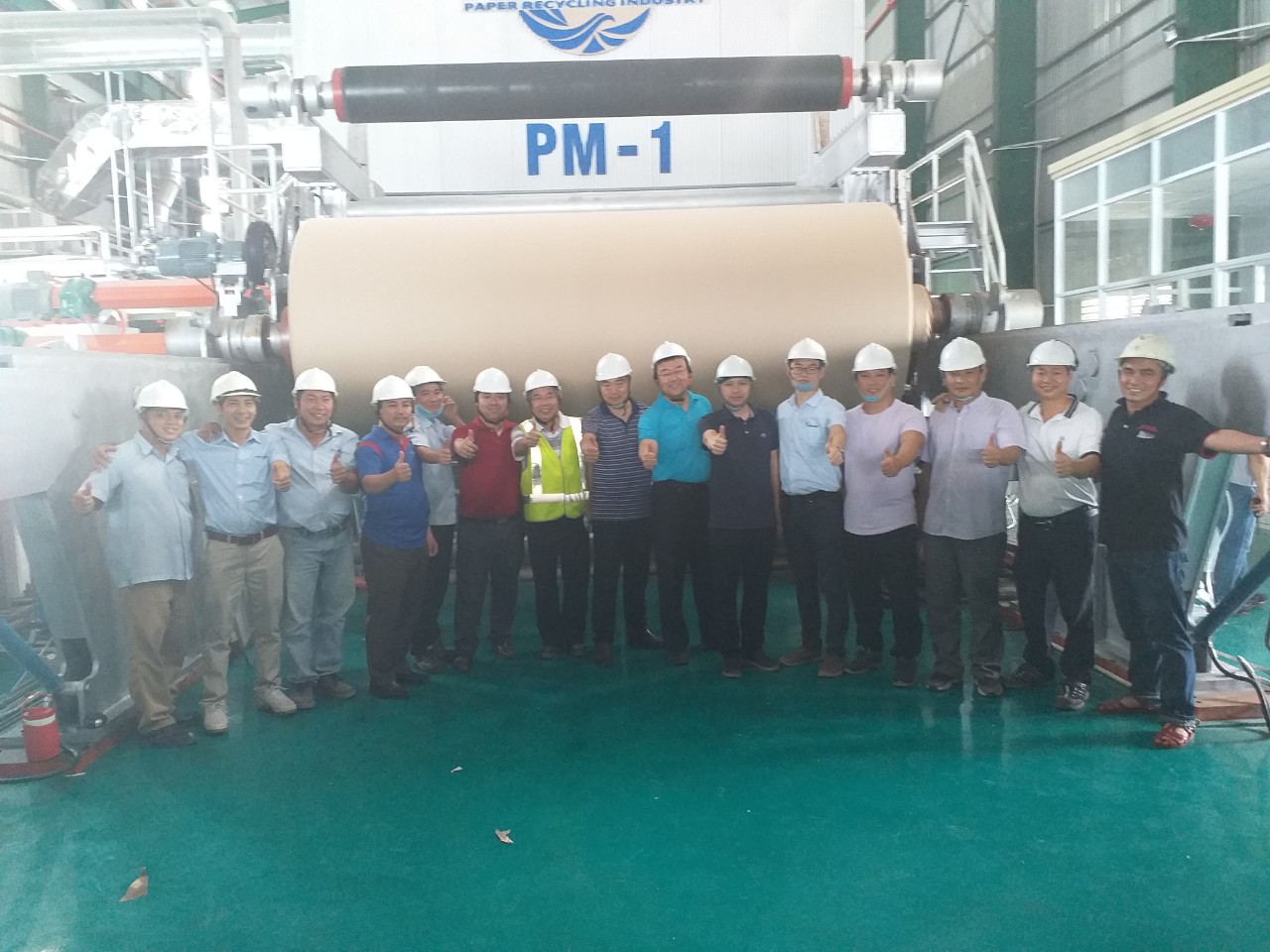 2020年12月，越南魁源紙業(yè)4000/550箱板紙順利開機出紙